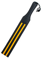 Schwarze Lederklatsche mit gelben Streifen